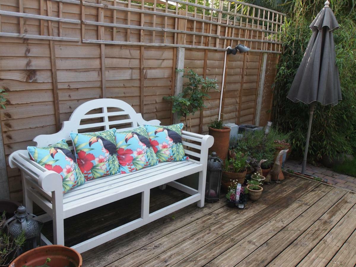 Friendly Home In South London Morden 외부 사진